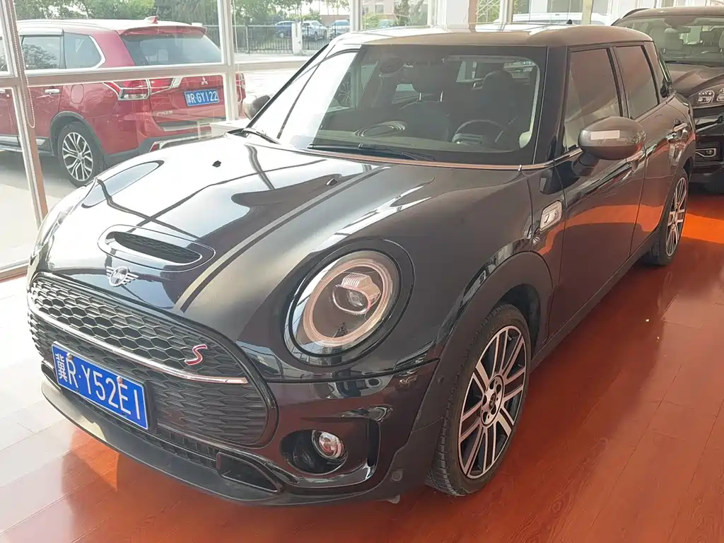 MINI CLUBMAN 2021