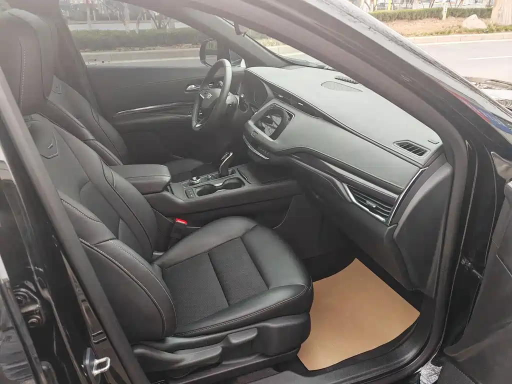 CADILLAC XT4 2021