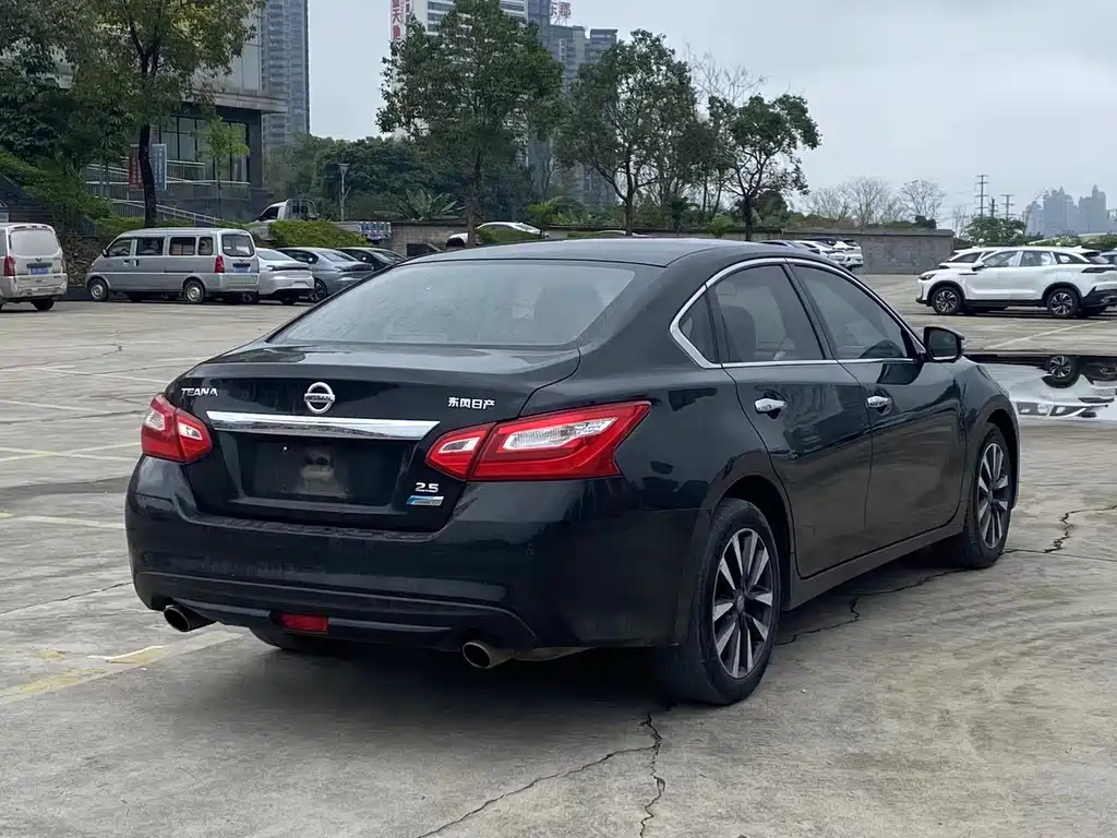 NISSAN TEANA 2018