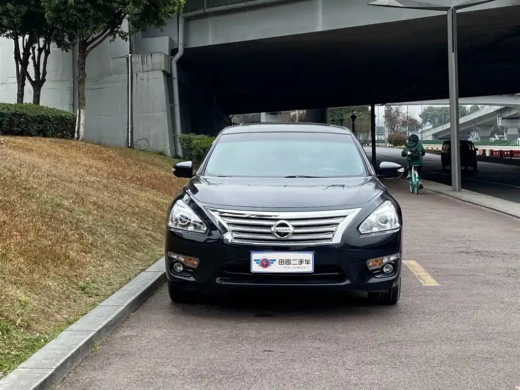 NISSAN TEANA 2015