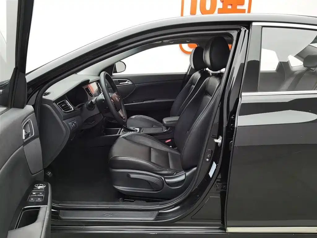 HYUNDAI MISTRA 2016