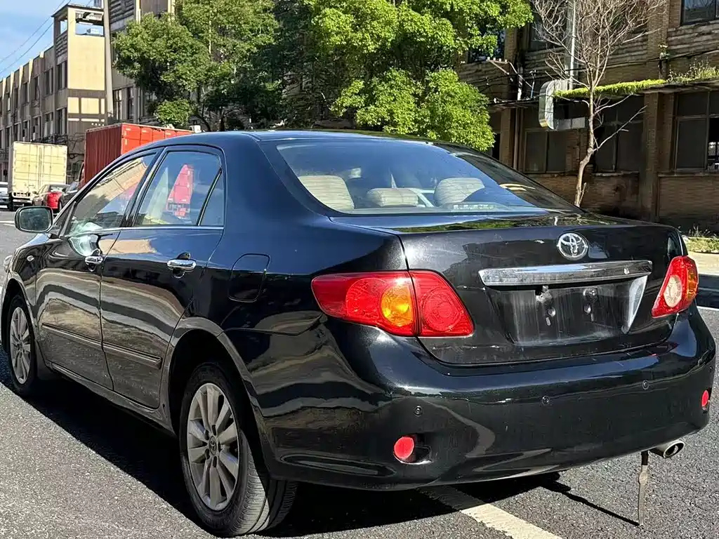 TOYOTA COROLLA 2010