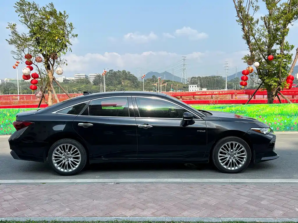 TOYOTA AVALON 2019