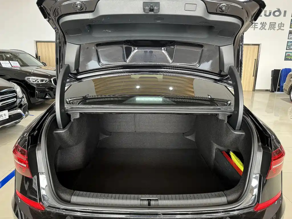 VOLKSWAGEN PASSAT 2021