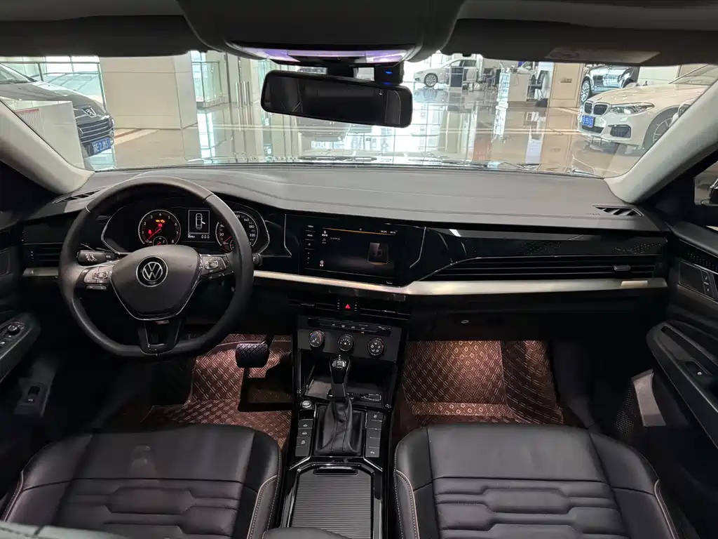 VOLKSWAGEN PASSAT 2021