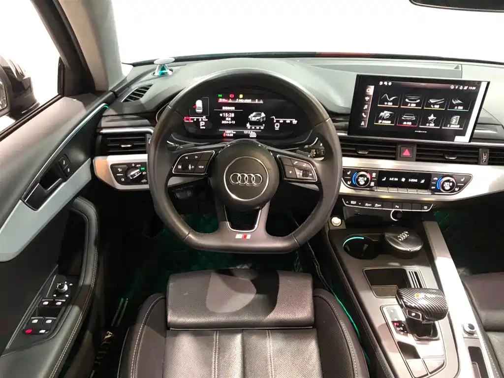 AUDI A4L 2022