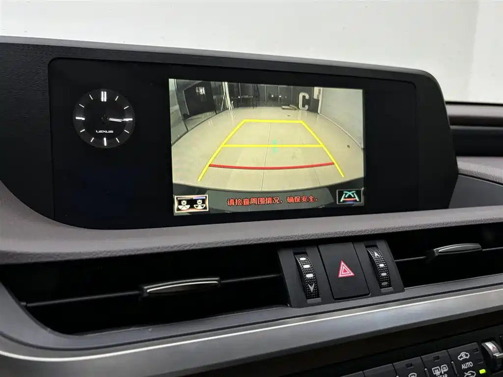 LEXUS ES 2021