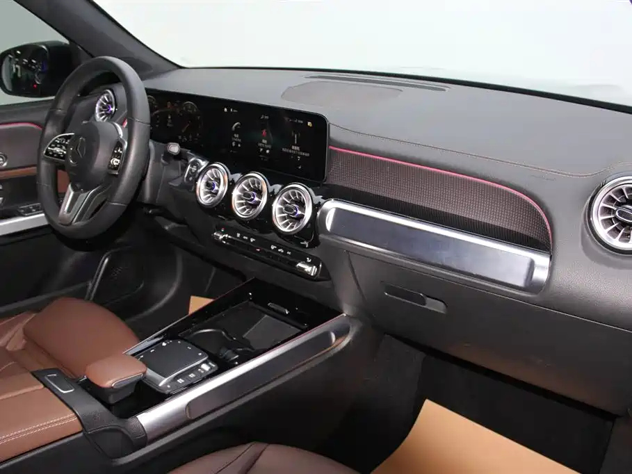 MERCEDES BENZ GLB 2023