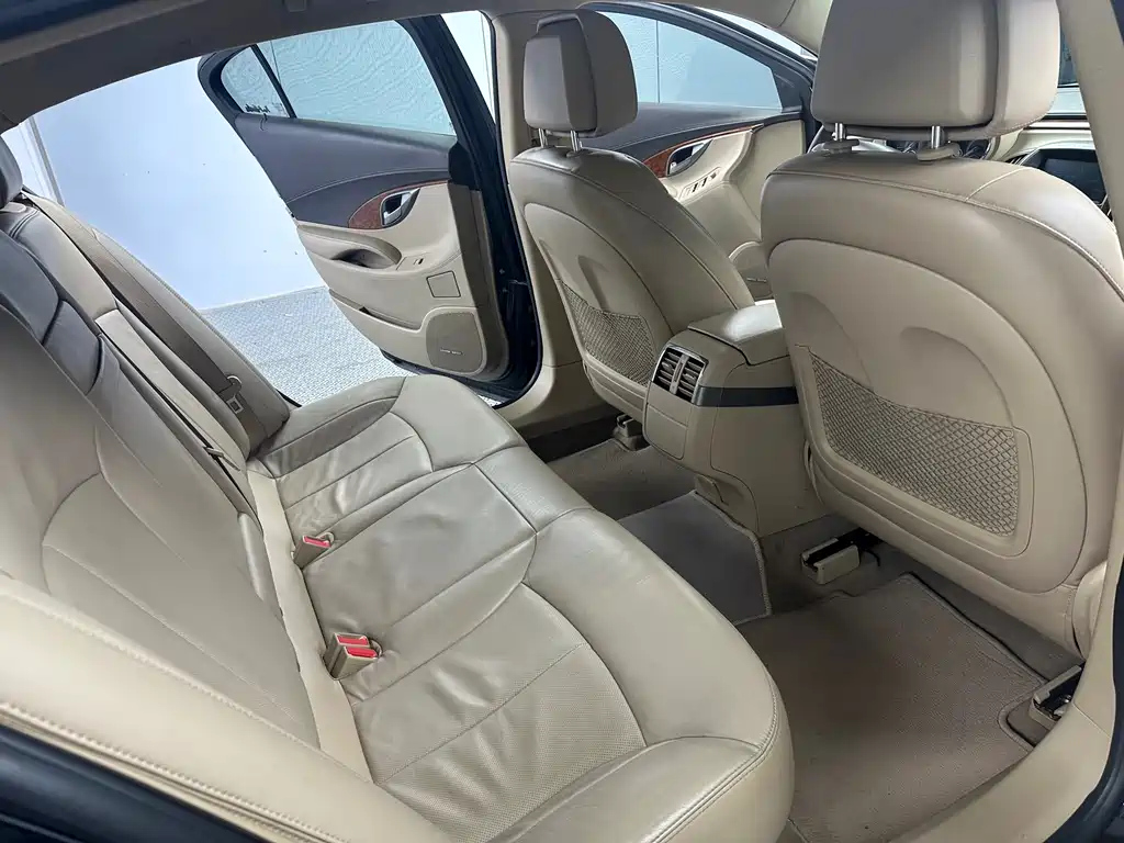 BUICK LACROSSE 2010