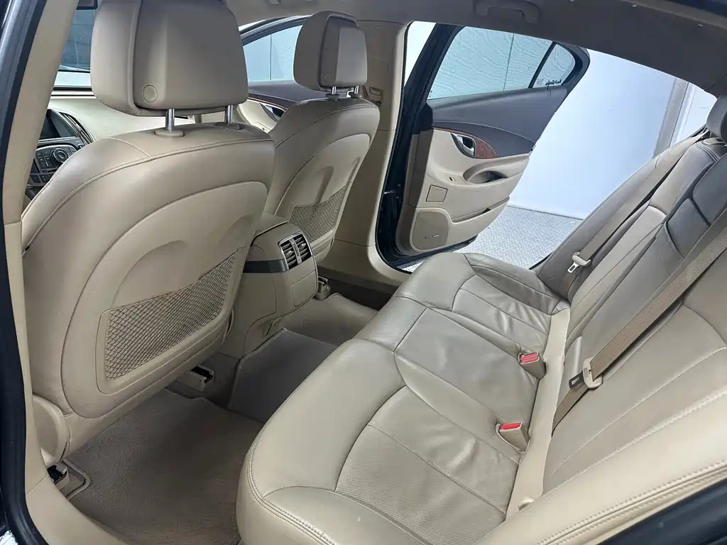 BUICK LACROSSE 2010