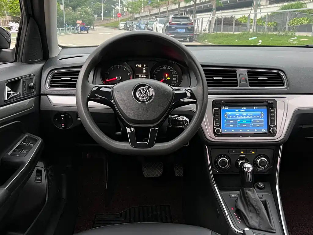 VOLKSWAGEN LAVIDA 2016