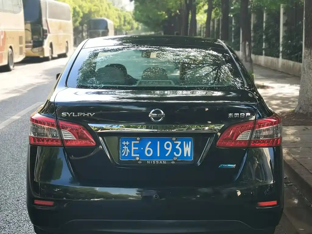 NISSAN SYLPHY 2013