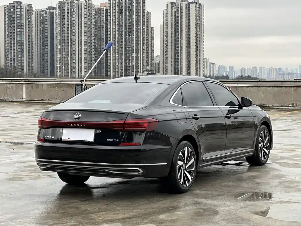 VOLKSWAGEN PASSAT 2022