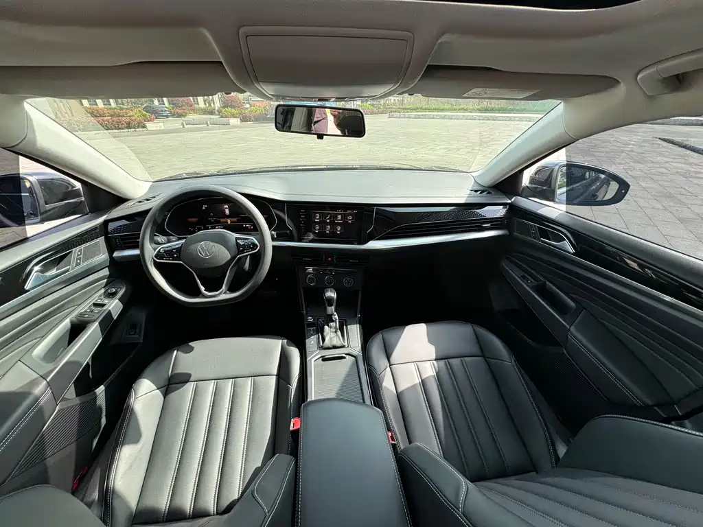 VOLKSWAGEN PASSAT 2022