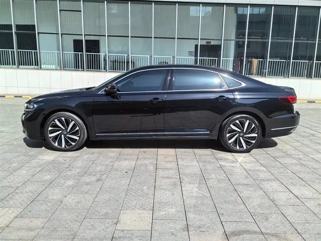 VOLKSWAGEN PASSAT 2021