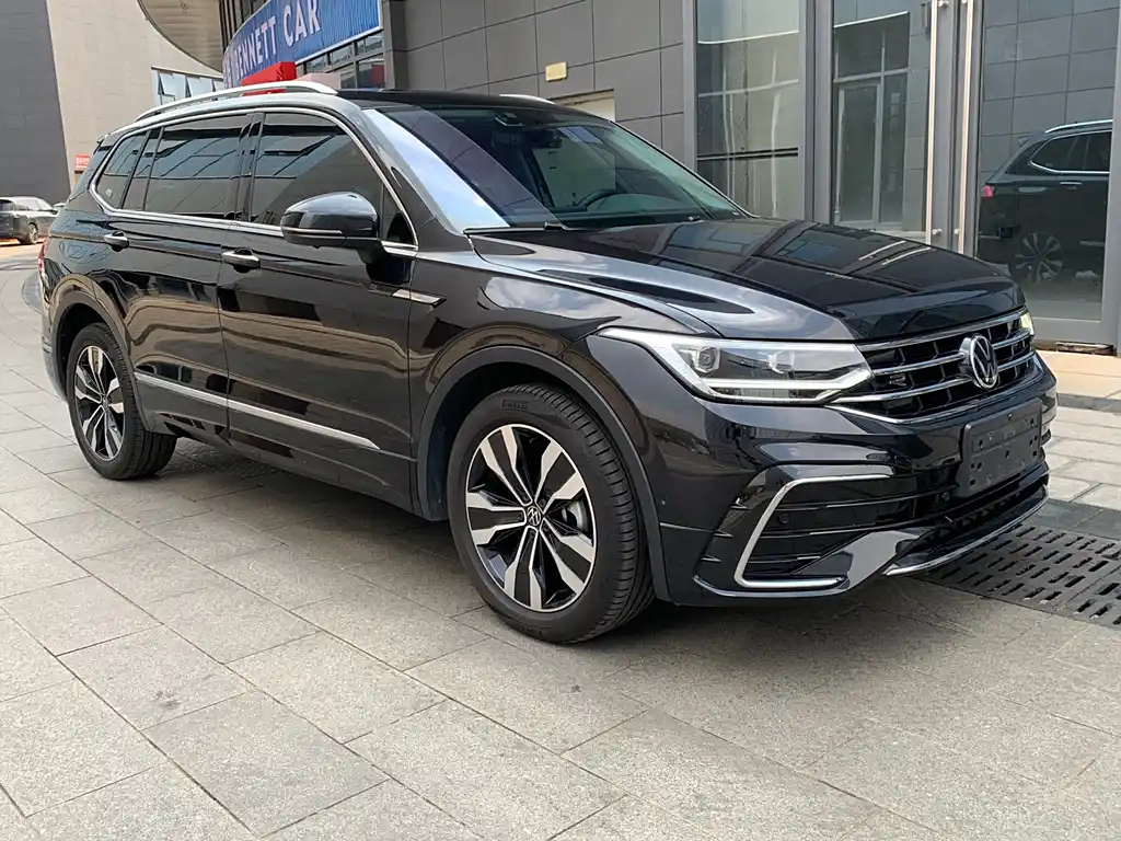 VOLKSWAGEN TIGUAN L 2022