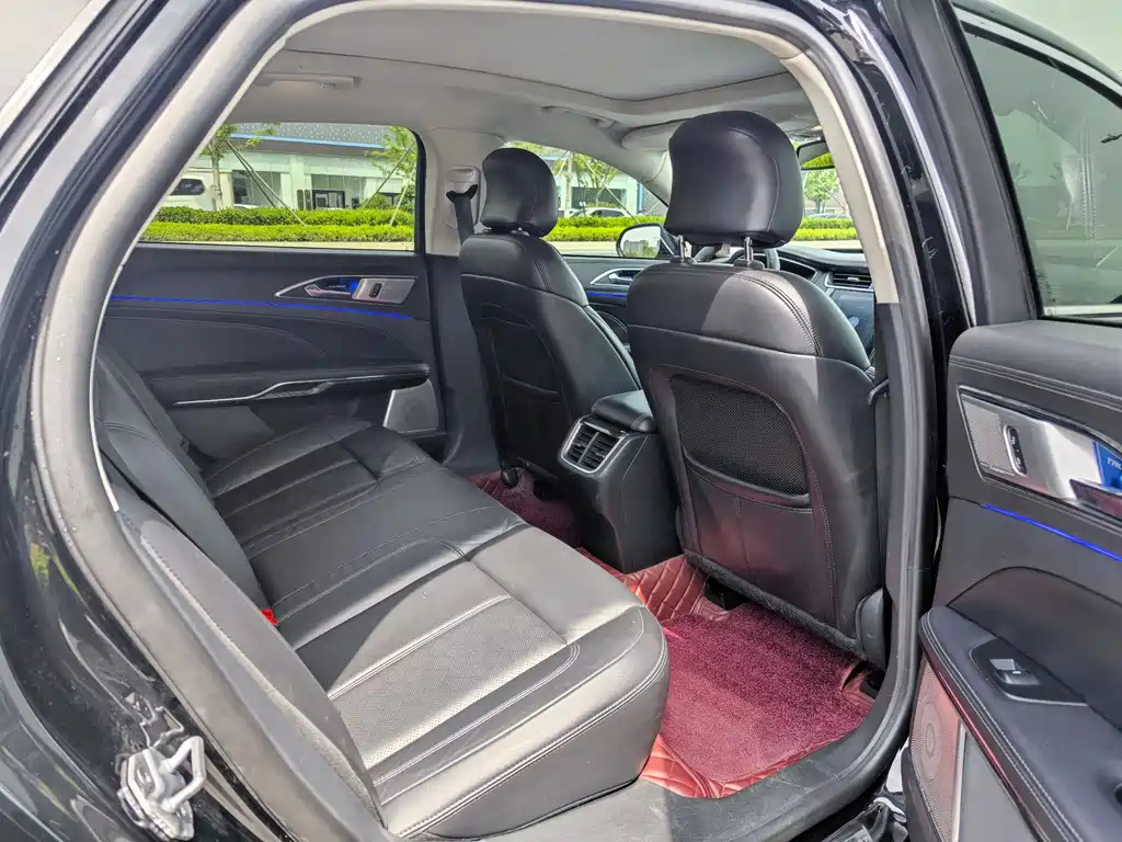 FORD TAURUS 2020