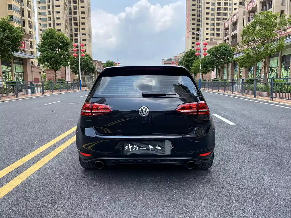 VOLKSWAGEN GOLF 2016