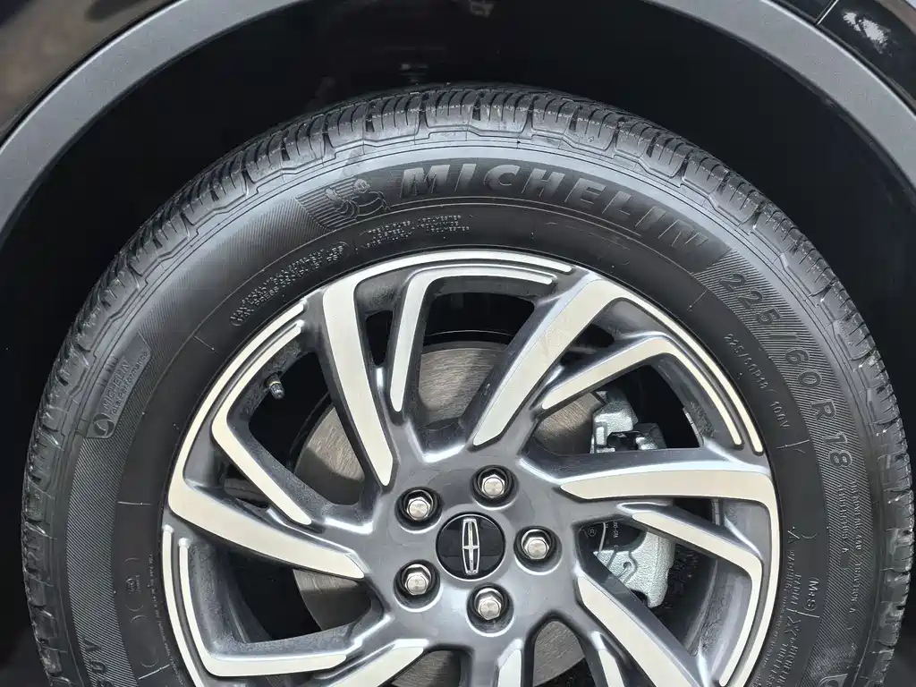 LINCOLN ADVENTURER 2023