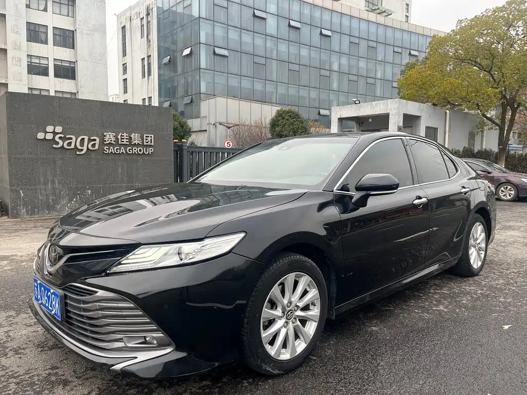 TOYOTA CAMRY 2019