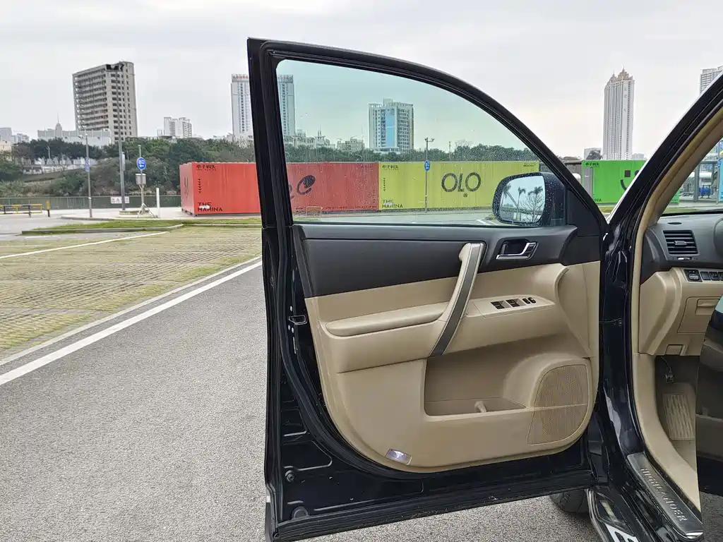 TOYOTA HIGHLANDER 2014