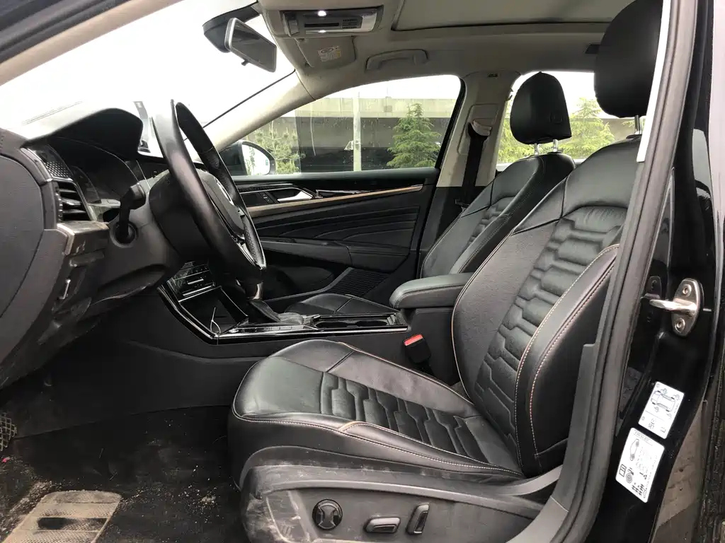 VOLKSWAGEN PASSAT 2020
