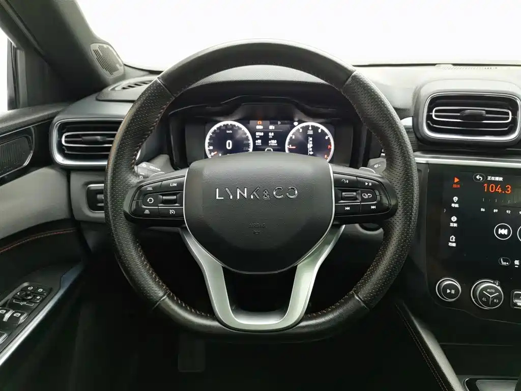 LYNK&CO 03 2020