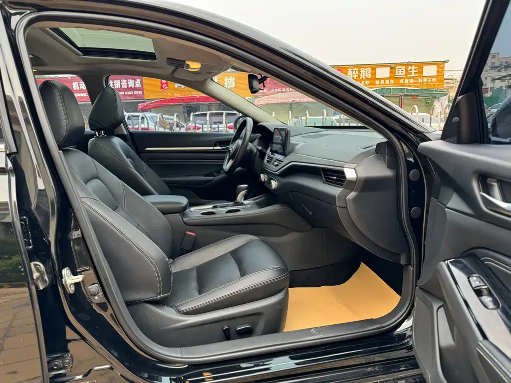 NISSAN TEANA 2022