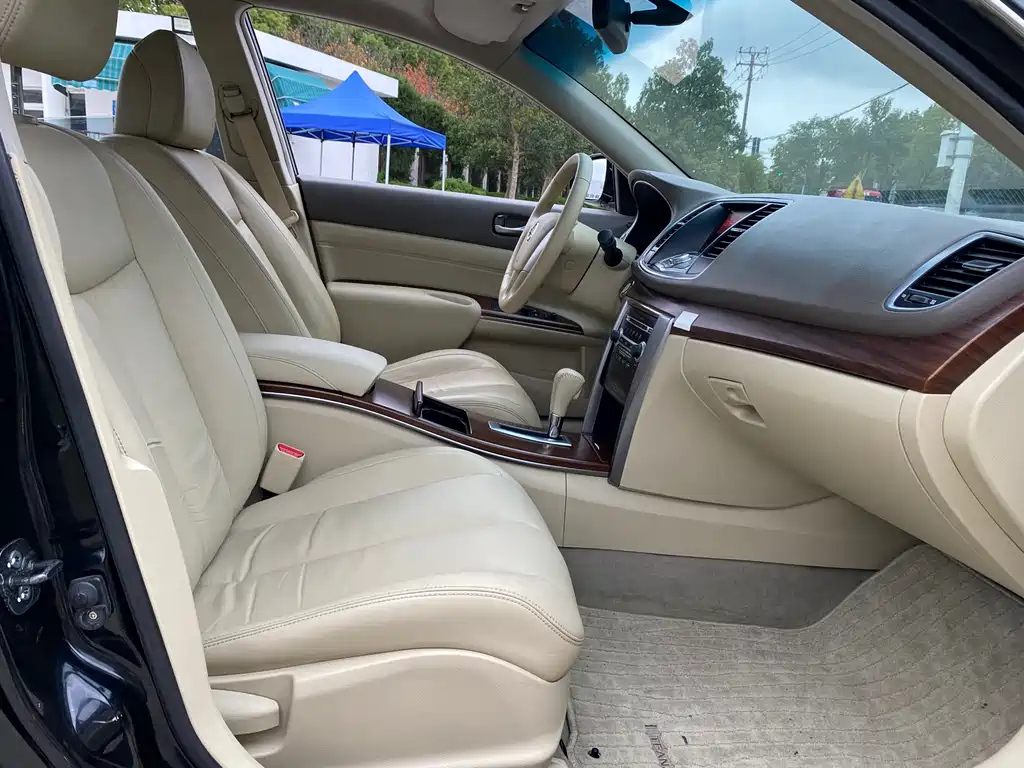 NISSAN TEANA 2009