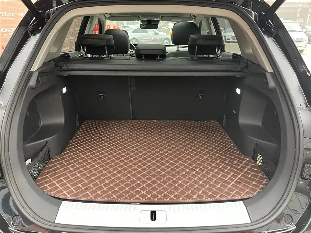 HONGQI HS5 2023