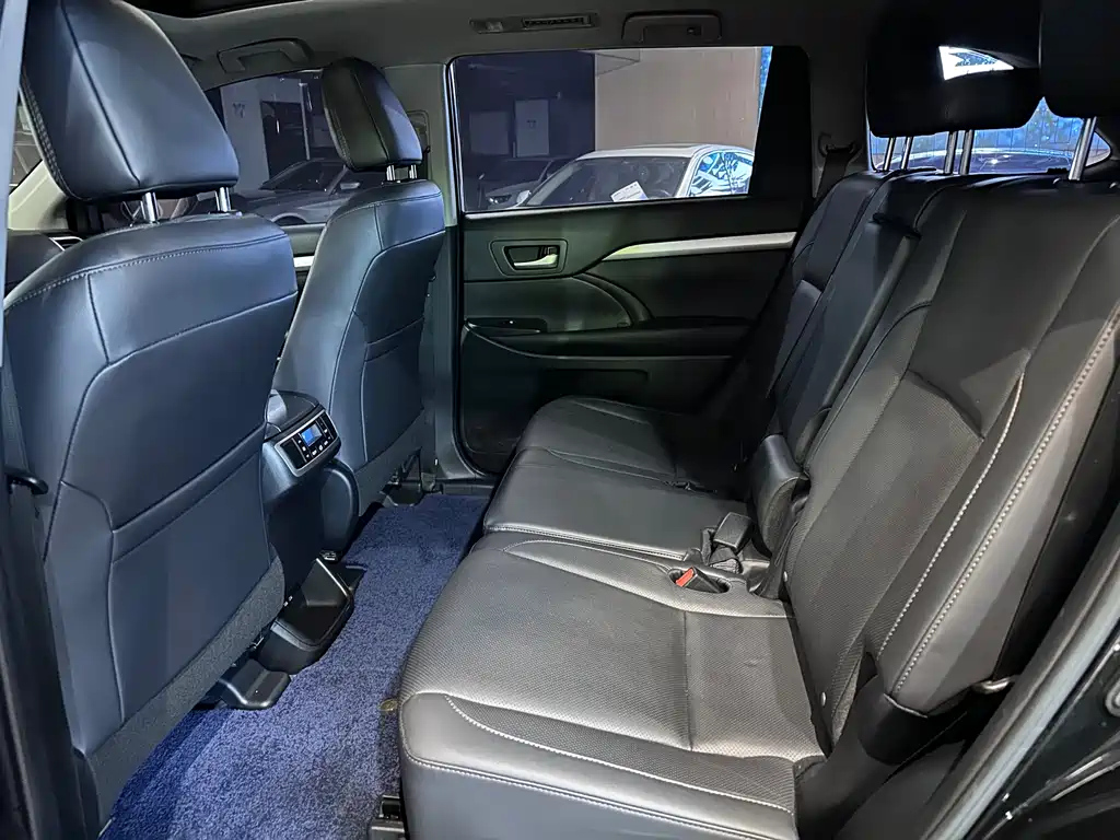 TOYOTA HIGHLANDER 2021