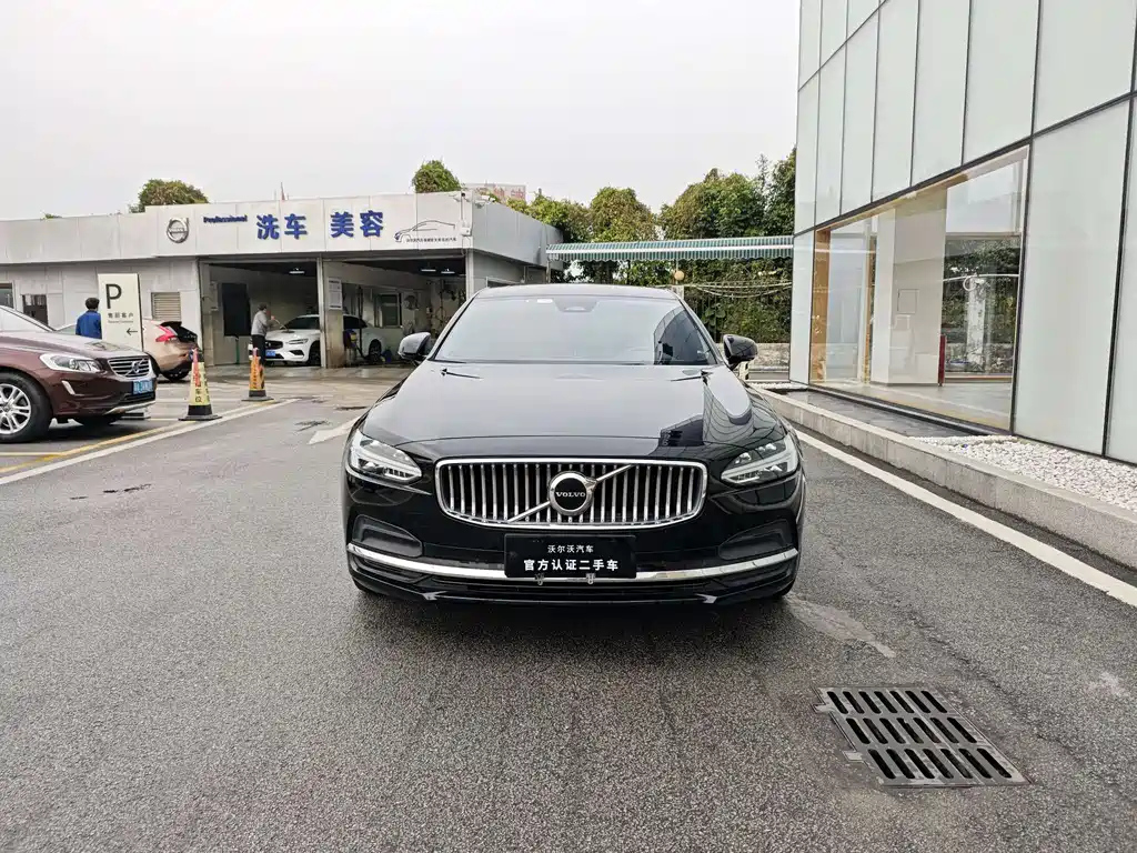 VOLVO S90 2022