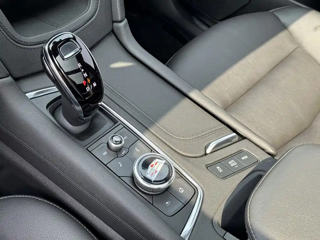 CADILLAC XT5 2022