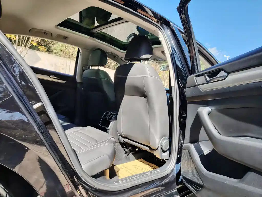 VOLKSWAGEN MAGOTAN 2021