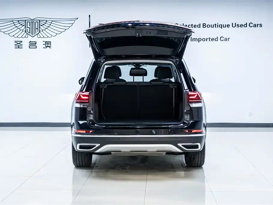 VOLKSWAGEN TOURAN 2023