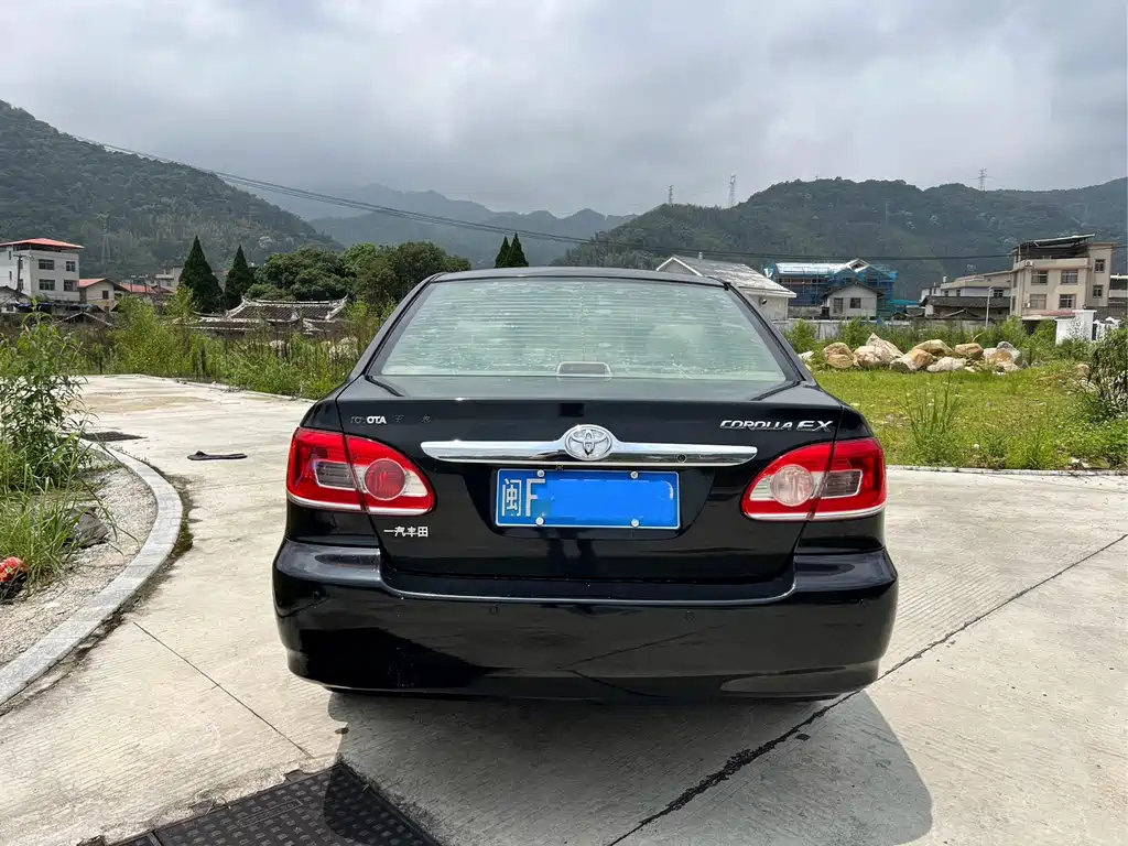 TOYOTA COROLLA 2010