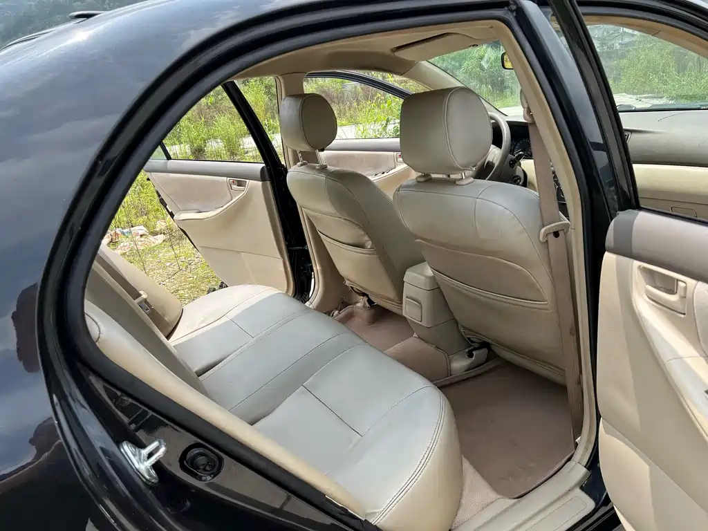 TOYOTA COROLLA 2010