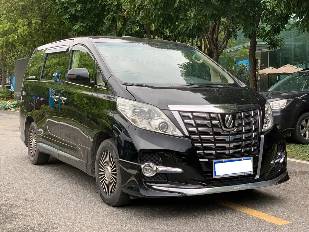 TOYOTA ALPHARD 2011