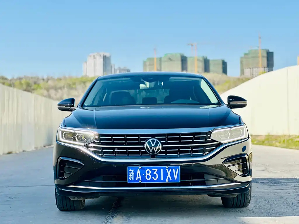 VOLKSWAGEN PASSAT 2022