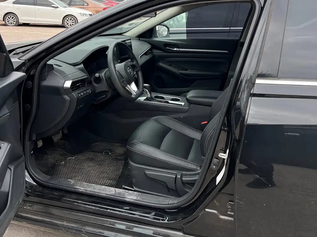 NISSAN TEANA 2022