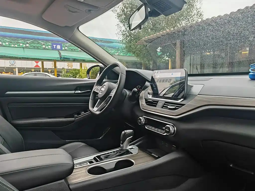 NISSAN TEANA 2022