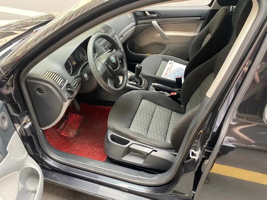 SKODA OCTAVIA 2012