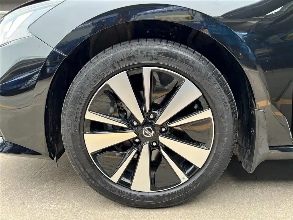 NISSAN TEANA 2022
