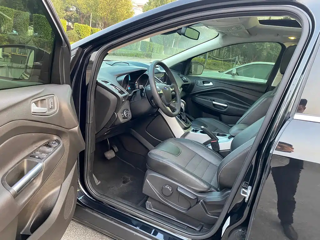 FORD ESCAPE 2015