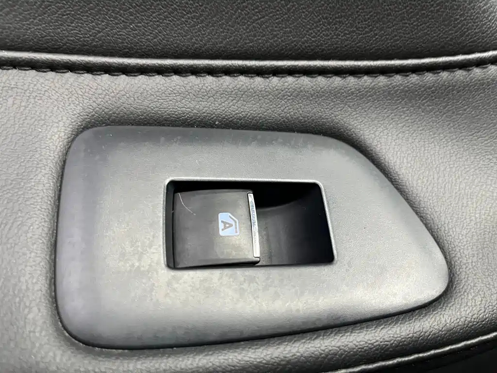 TOYOTA AVALON 2021