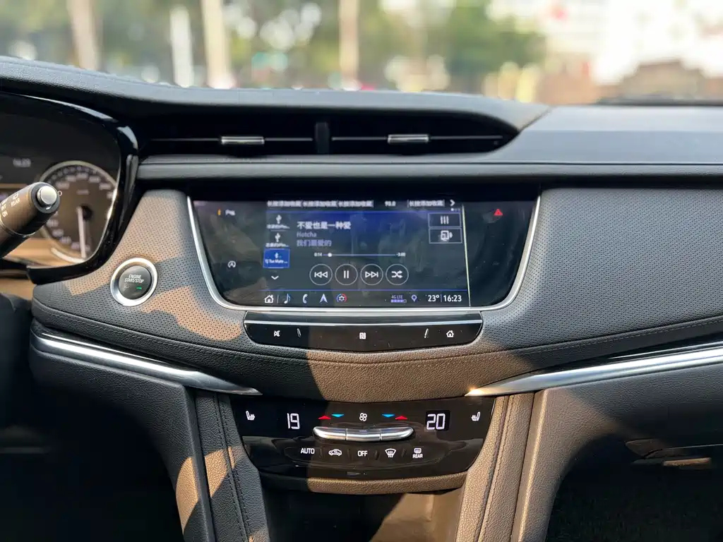 CADILLAC XT5 2020