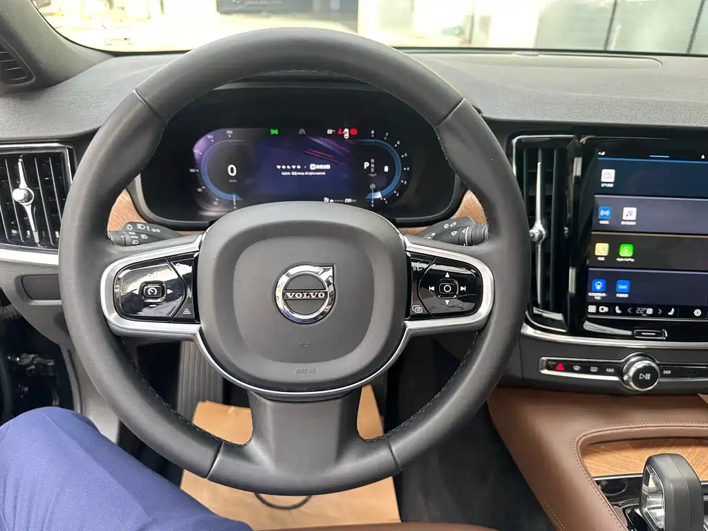 VOLVO S90 2022