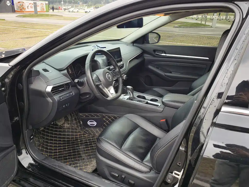 NISSAN TEANA 2019