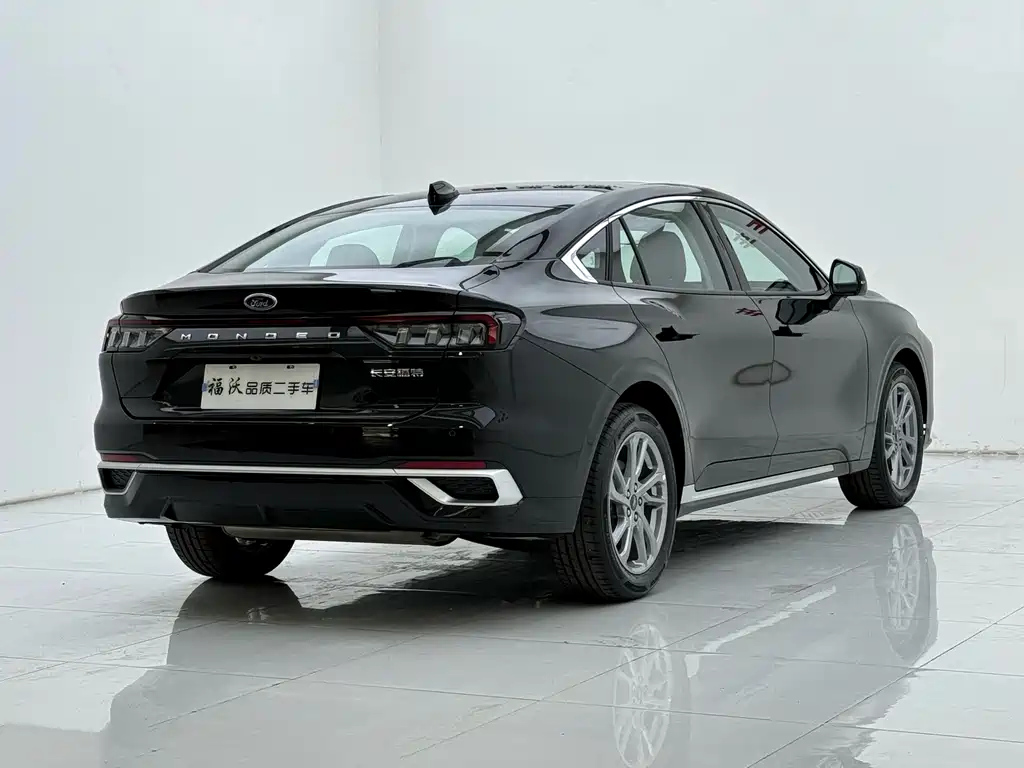 FORD MONDEO 2024