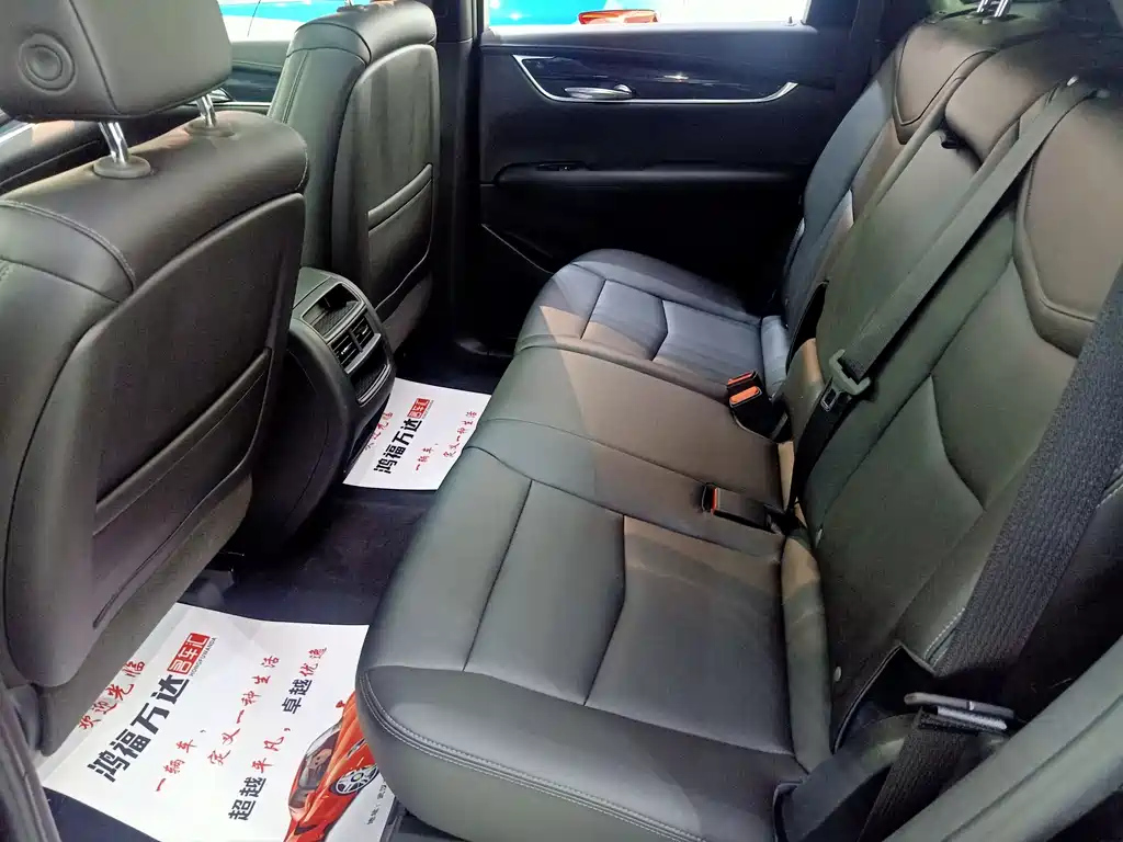 CADILLAC XT5 2021